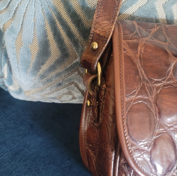 Vintage Dooney & Bourke - classic! - Picture 10 of 11